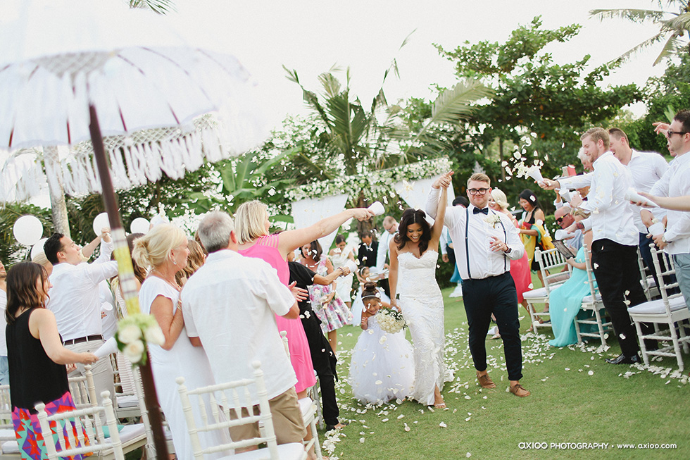 Axioo: That Sunshiny Retro Vibe